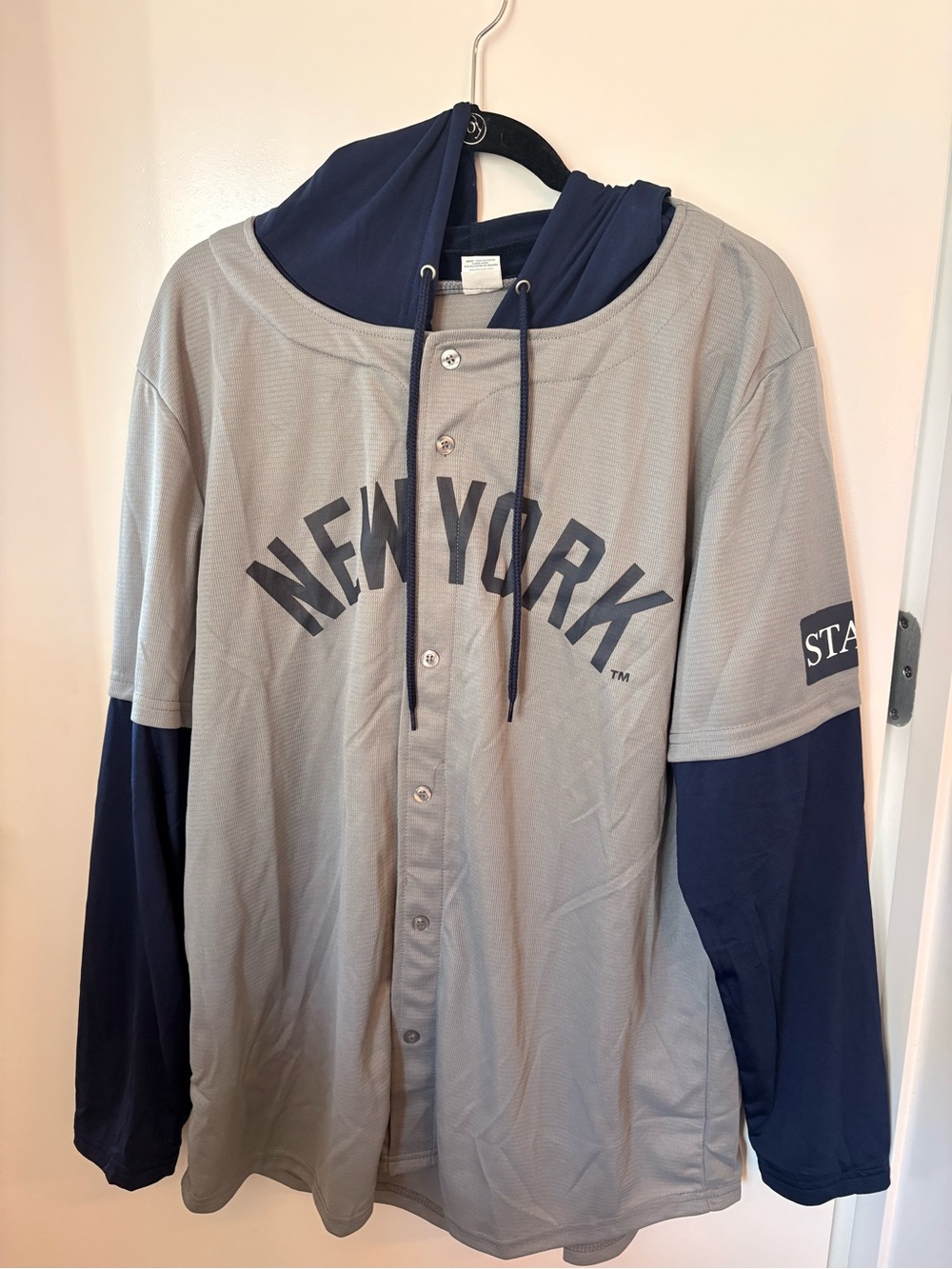 NWOT New York Yankees Hooded Baseball Jersey